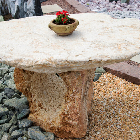 Stůl z travertinu - výrobek z kamene